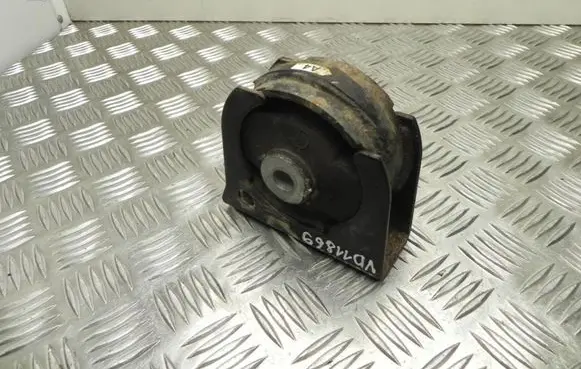 Toyota Avensis T270 Engine mount bracket 93854 VD11869