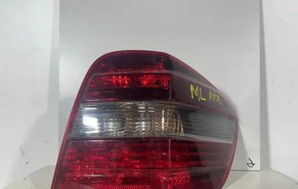 Mercedes-Benz ML W164 Rear/tail lights 404122R 404182R