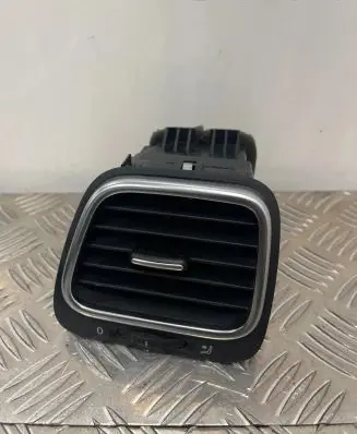 Volkswagen Eos Dashboard side air vent grill/cover trim 1Q0819709B 1Q0819703J
