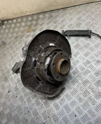 BMW X5 E70 Rear wheel hub spindle/knuckle