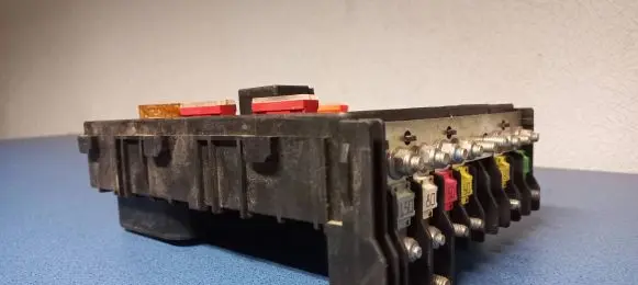 Volkswagen PASSAT B6 Fuse module 3C0937125