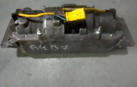 Audi A4 S4 B7 8E 8H Passenger airbag 8E2880204B 20053270728 8E3880204B
