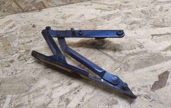 Maserati GranTurismo Tailgate/trunk/boot hinge