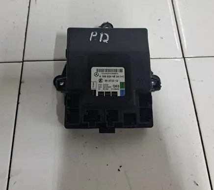Mercedes-Benz A W169 Door control unit/module A1698206826 05072312