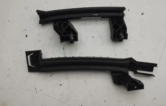 Citroen C4 III e-C4 Rear door windshield rail 9832978680 9832715080