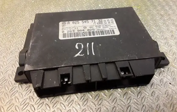 Mercedes-Benz E W211 Parking PDC control unit/module 0255457132 A0255457132