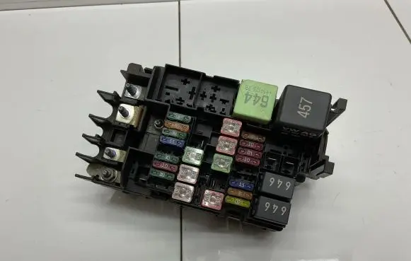 Volkswagen Jetta VI Fuse module 5C0937819L