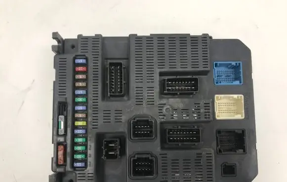 Peugeot 308 Comfort/convenience module 9663798180