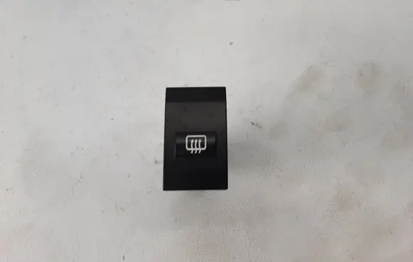 KIA Sorento Windscreen/window heater switch