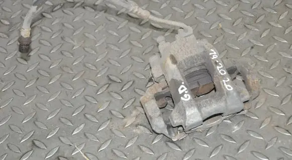Jeep Grand Cherokee (WK) Rear brake caliper