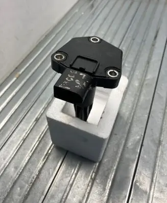 BMW 3 F30 F35 F31 Oil level sensor 8608781 12037322