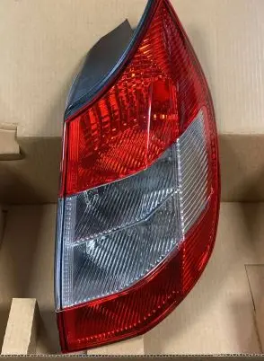 Renault Scenic II - Grand scenic II Rear/tail lights 8200493375