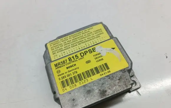 Mitsubishi Space Star Airbag control unit/module MR587815 0285001379