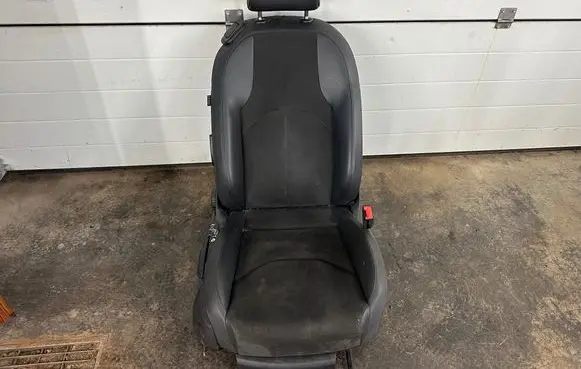Seat Leon (5F) Front passenger seat