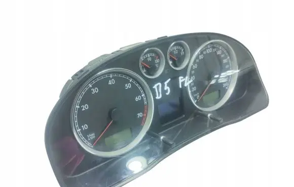 Volkswagen PASSAT B5.5 Speedometer (instrument cluster) 3B0920827 VWZ7Z0B5218161 080402052750