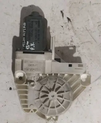 Seat Alhambra (Mk2) Front door window regulator motor 8K0959802B