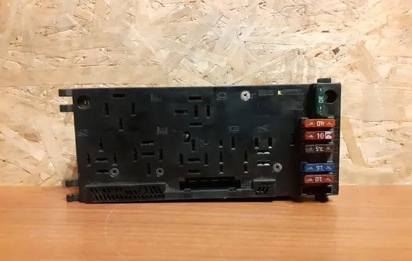 Mercedes-Benz E W210 Fuse box set 1890 0005401550