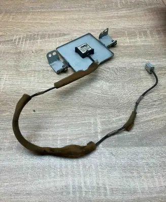 Toyota Prius (XW20) Antenna control unit 8686047060 USED