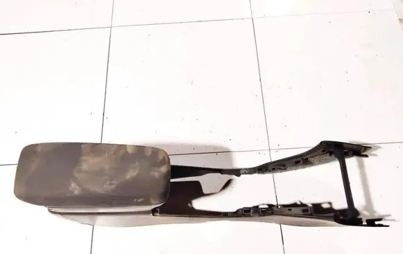 Toyota Avensis T250 Armrest