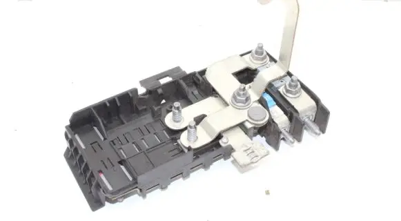 Infiniti Q30 Fuse box set A2465401350
