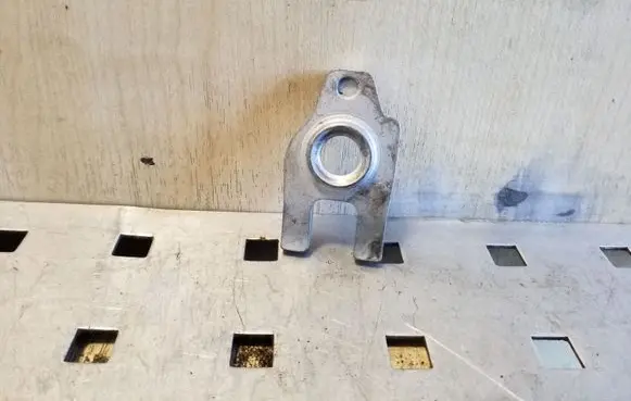 Nissan X-Trail T32 Fuel Injector clamp holder