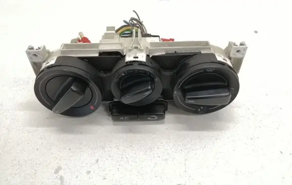 Skoda Octavia Mk1 (1U) Climate control unit 1J0820045E 90151094 659498K05