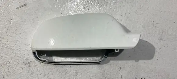 Audi A5 8T 8F Plastic wing mirror trim cover 8F0857528