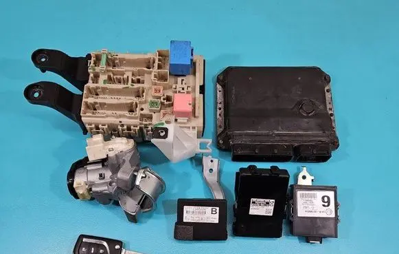 Toyota Avensis T270 Engine control unit/module ECU 89661-05G80 IMPRK1482440