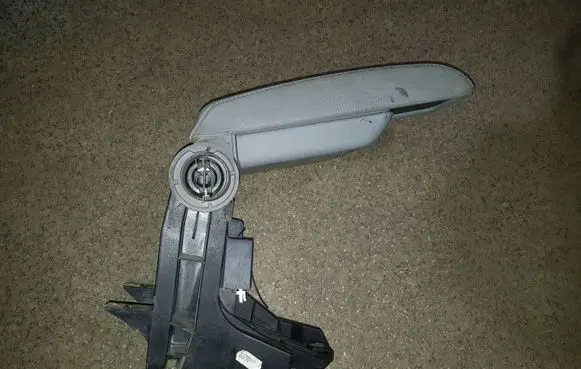 BMW 3 E46 Armrest 51168213678