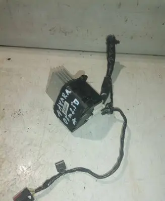Nissan Navara D40 Heater blower fan relay 5MEH19E624AA