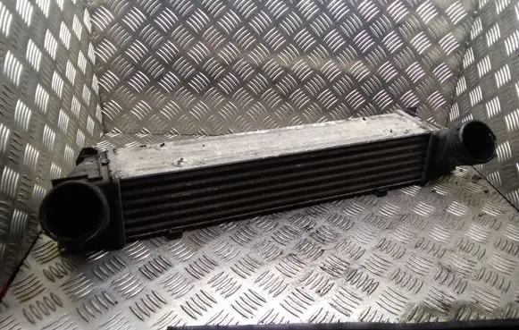 BMW 3 E90 E91 Intercooler radiator 7524916