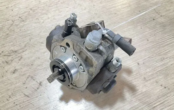 Lexus IS 220D-250-350 Fuel injection high pressure pump 221000R030 HU2940000323