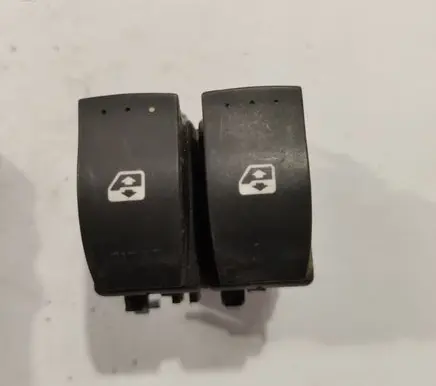 Renault Scenic II - Grand scenic II Electric window control switch 315050A
