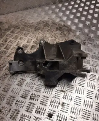 Volkswagen PASSAT B5.5 Generator/alternator bracket 038903143AE