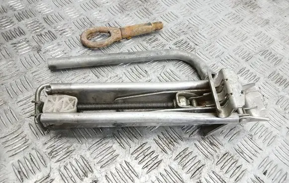 Volkswagen Polo IV 9N3 Lift Jack 6Q0011031D