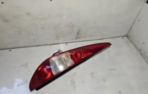 Ford Mondeo Mk III Rear/tail lights 1S7113405C