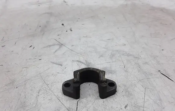 BMW 5 E39 Fuel Injector clamp holder