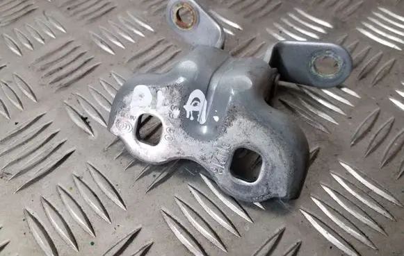 Opel Mokka Front door lower hinge 