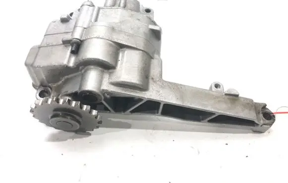 Jeep Grand Cherokee (WK) Oil pump 6421810801