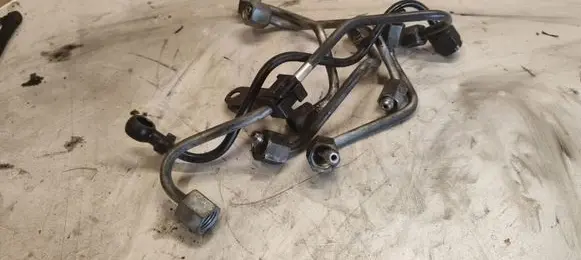 Hyundai Sonata Fuel injector supply line/pipe 