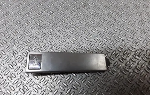 Volkswagen Touareg I Center console decorative trim 7L6713171A