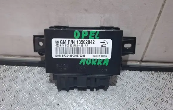 Opel Mokka Seat heating relay 13502042