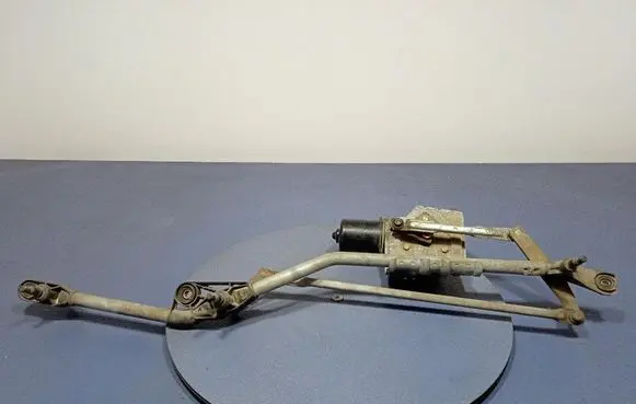 Front wiper linkage and motor