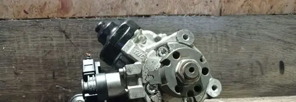 Audi A3 S3 8P Fuel injection high pressure pump 0445010514