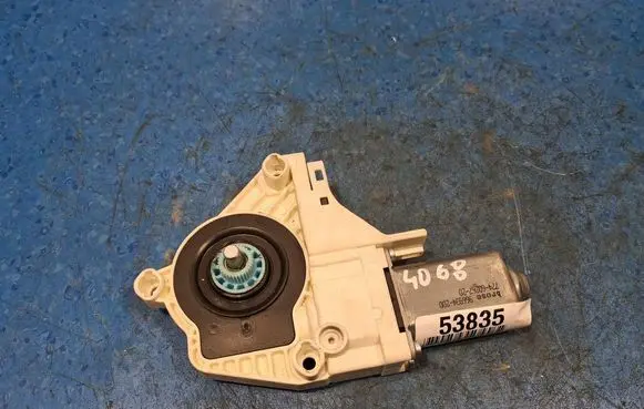 Audi A4 S4 B8 8K Vent window/glass motor 8ko959802a