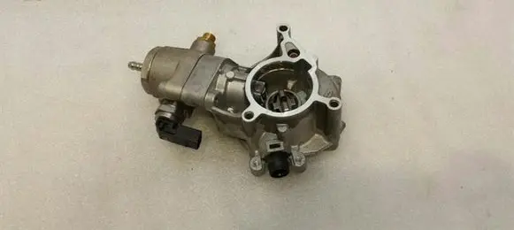 Audi TT TTS RS Mk3 8S Vacuum pump 06L145100F