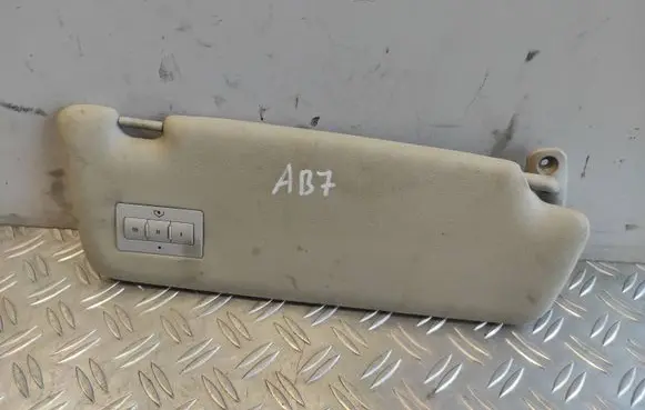 Sun visor