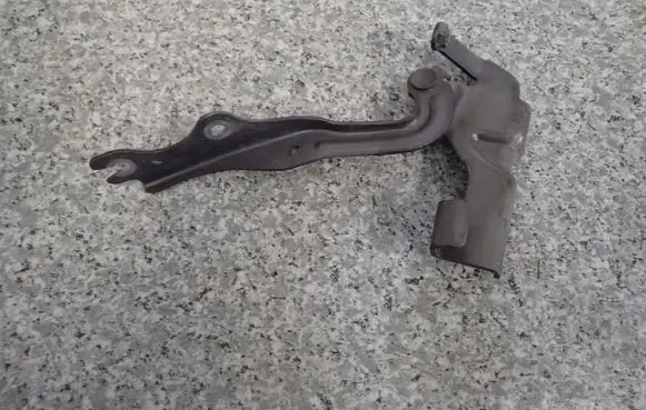 Mazda 3 I Engine bonnet/hood hinges