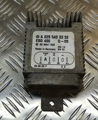 Mercedes-Benz Vaneo W414 Coolant fan relay A0255453332 898941000 164213000