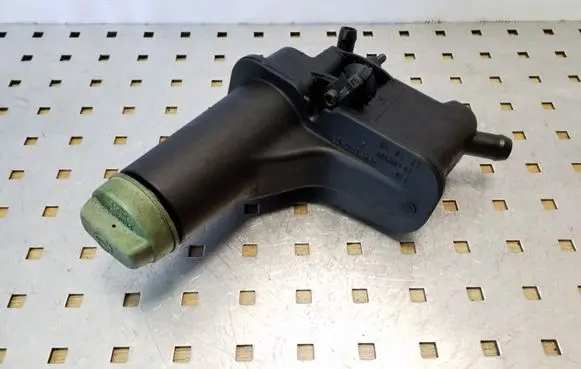 Volkswagen II LT Power steering fluid tank/reservoir